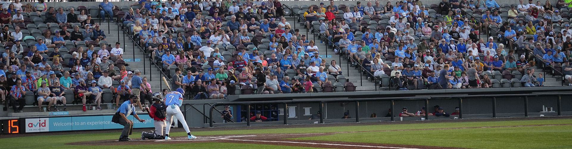 Huge Crowd in attendance for the DockHounds